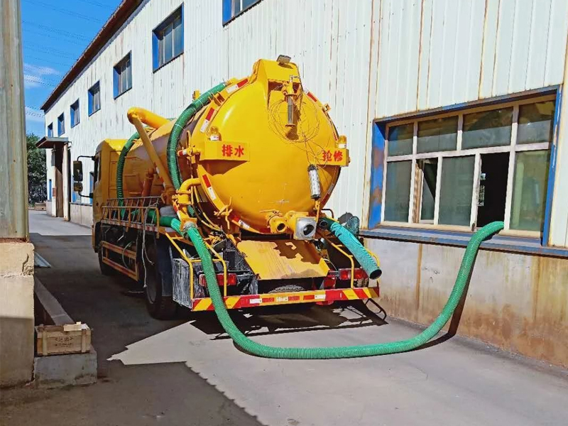 宝山厂区化粪池清理